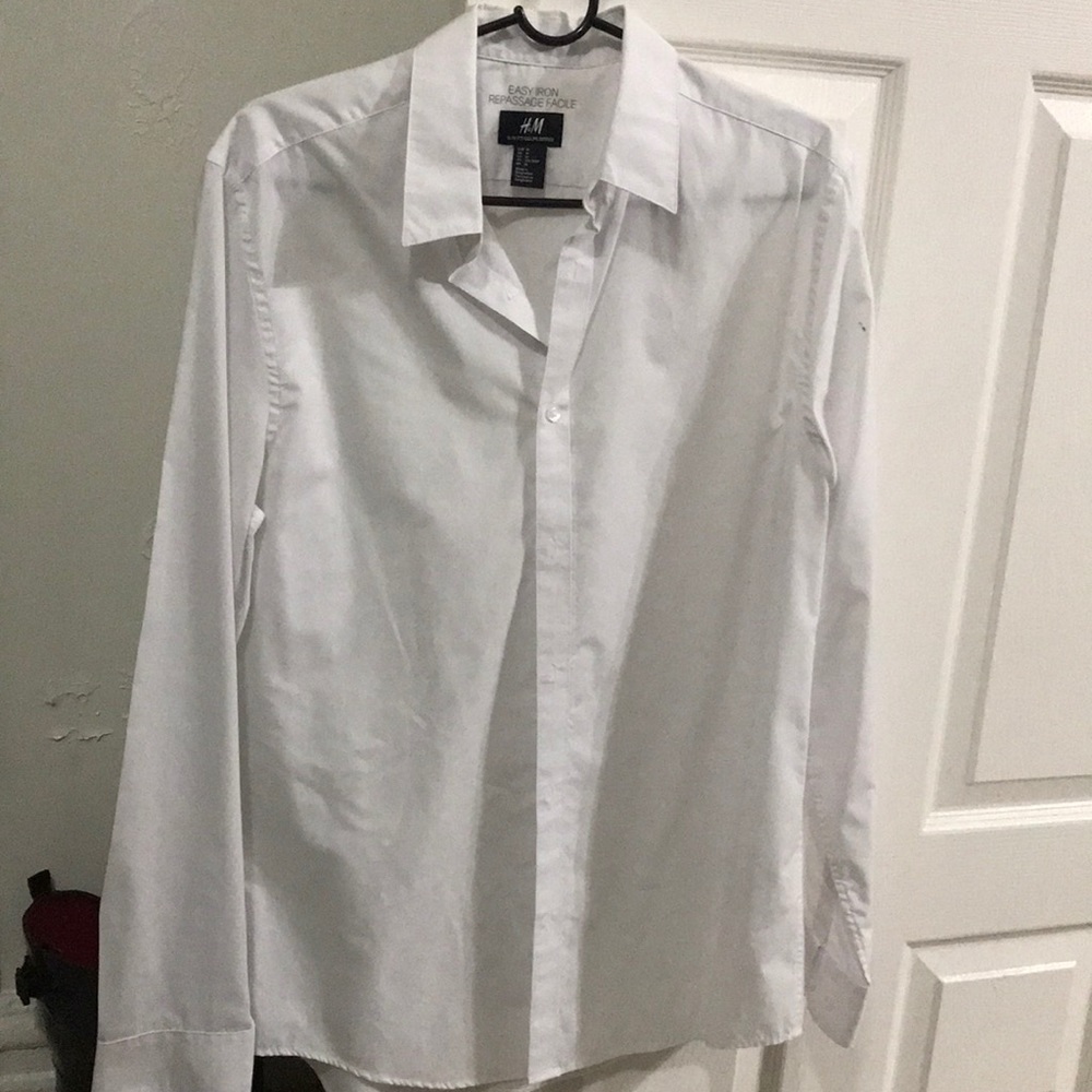 White button down H&M shirt